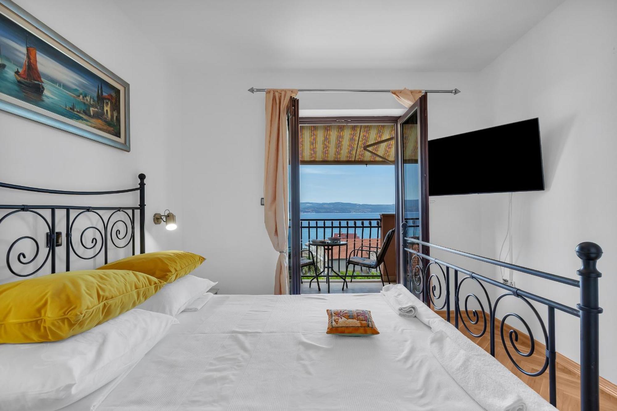 Apartments And Rooms With Parking Space Duce, Omis - 10303 部屋 写真
