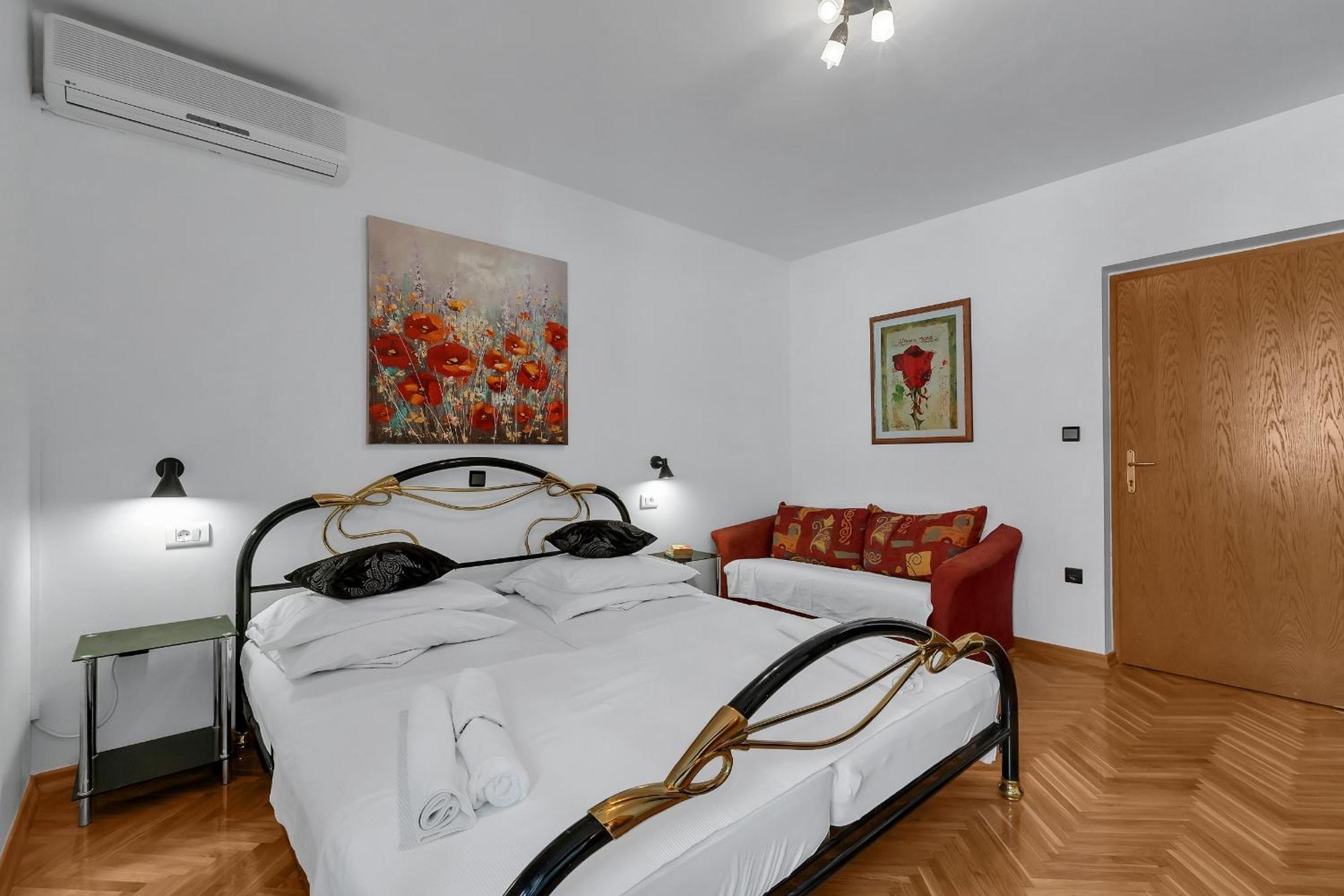 Apartments And Rooms With Parking Space Duce, Omis - 10303 部屋 写真