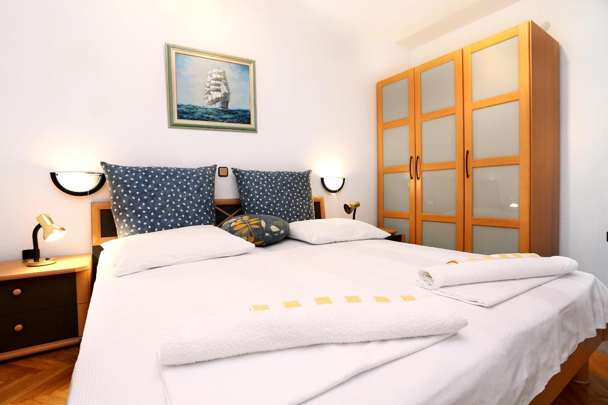 Apartments And Rooms With Parking Space Duce, Omis - 10303 部屋 写真