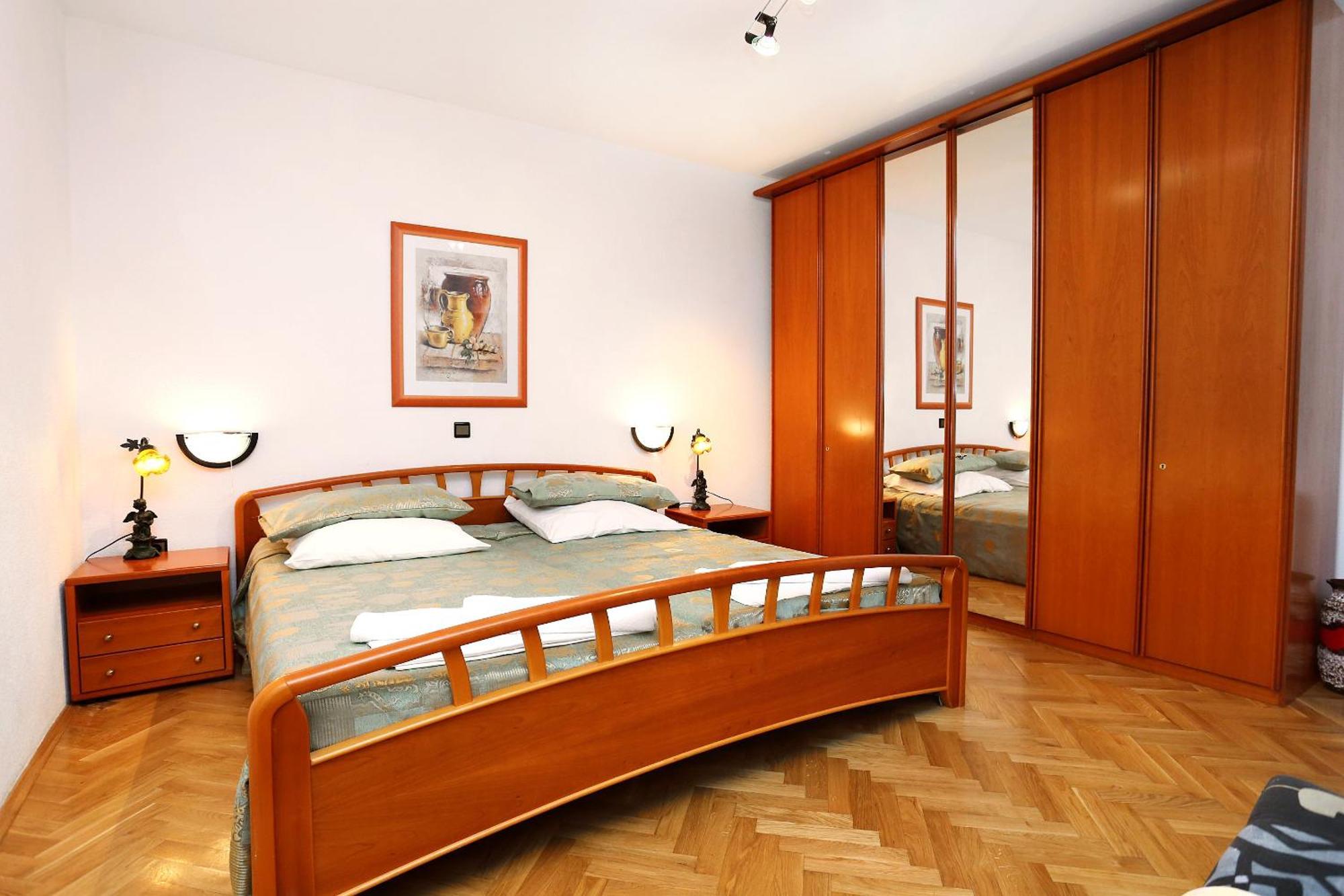 Apartments And Rooms With Parking Space Duce, Omis - 10303 部屋 写真