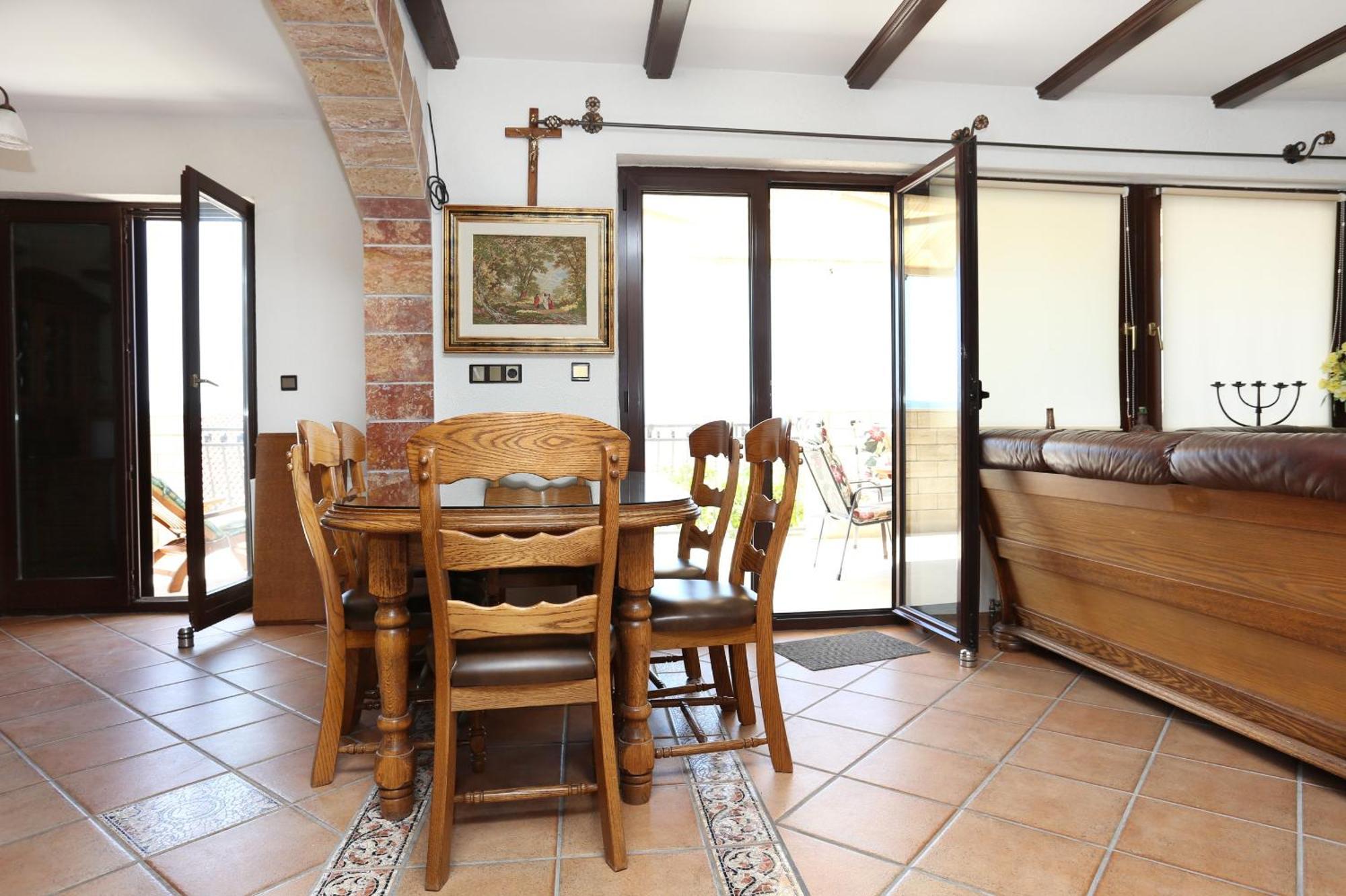 Apartments And Rooms With Parking Space Duce, Omis - 10303 部屋 写真